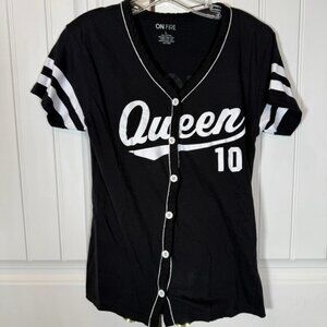 "Queen" cotton casual shirt.  Black and White. Size Large